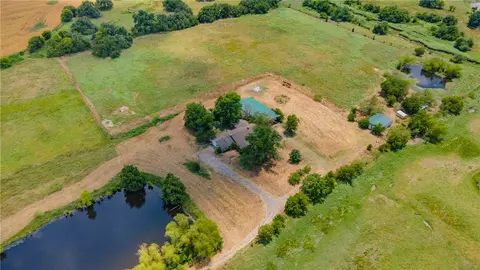 193 Cr 478, Lott, TX 76656