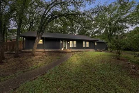 120 Emberwood Dr, Robinson, TX 76706