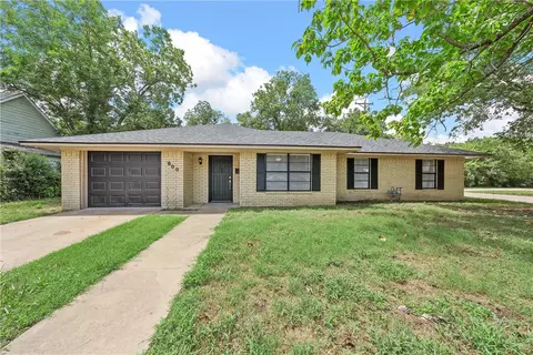 800 Chambers St, Marlin, TX 76661