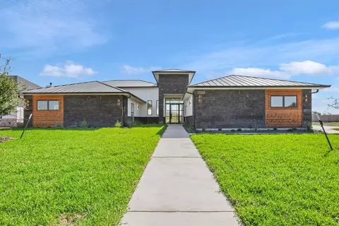 172 Waterview Ln, Robinson, TX 76706