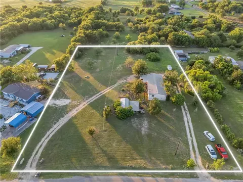 663 Peabody Rd, Bruceville, TX 76630