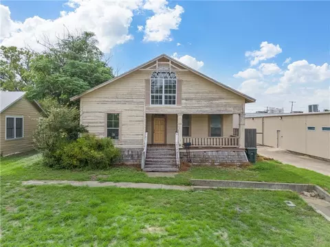 109 N 11th St, Temple, TX 76501