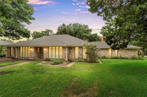 210 Trailwood Dr, Woodway, TX 76712