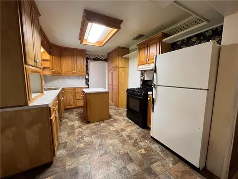 209 S Oak St, Lorena, TX 76655 photo 9