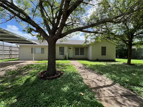 209 S Oak St, Lorena, TX 76655