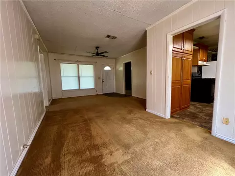 209 S Oak St, Lorena, TX 76655 photo 4