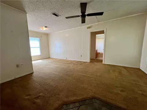 209 S Oak St, Lorena, TX 76655 photo 3