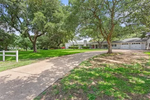 3413 Forrester Ln, Waco, TX 76708 photo 4