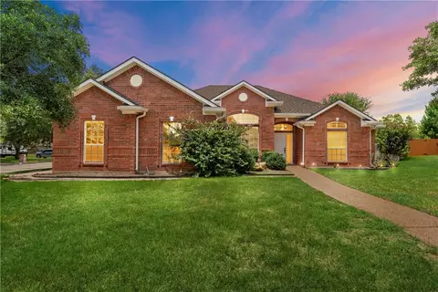 444 Sagewood Dr, Hewitt, TX 76643