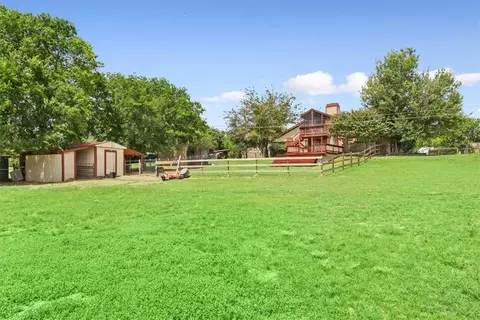 110 David Reese Dr, Lorena, TX 76655 photo 4