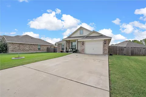 403 Broken Arrow Ct, Waco, TX 76705 photo 3