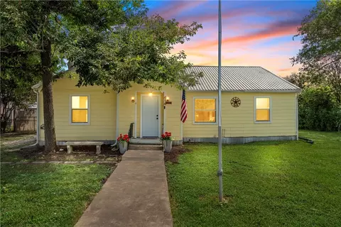 414 8th St, Moody, TX 76557