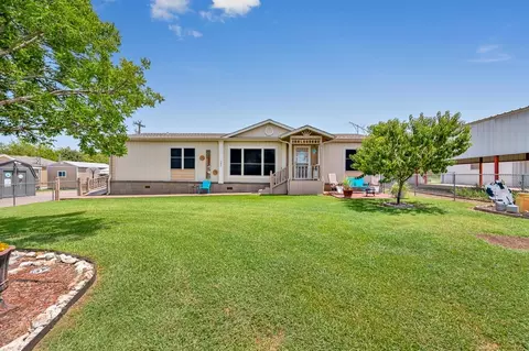 160 Lakeview Ave, Whitney, TX 76692