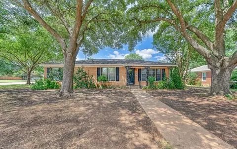 2200 N 52nd St, Waco, TX 76710