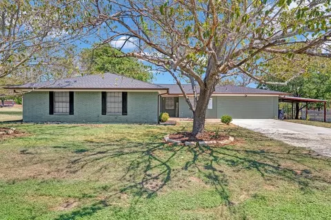 575 W 4th St, Crawford, TX 76638