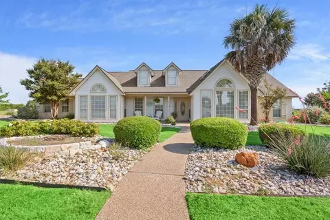 275 Ranchcrest Rd, Lorena, TX 76655