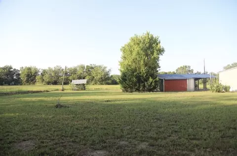 302 E Adams, Kosse, TX 76653 photo 4
