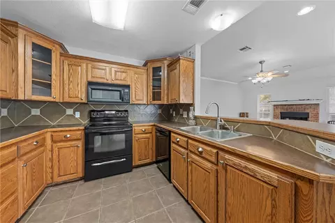 408 Greystone Dr, Lorena, TX 76655 photo 7