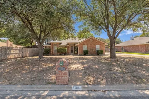 802 Crested Butte Dr, Hewitt, TX 76643