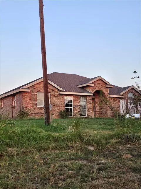 244 Cr 4027, Lott, TX 76656