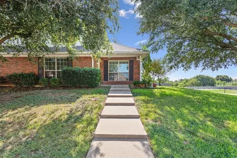 815 Chambers Creek Cir, Hewitt, TX 76643