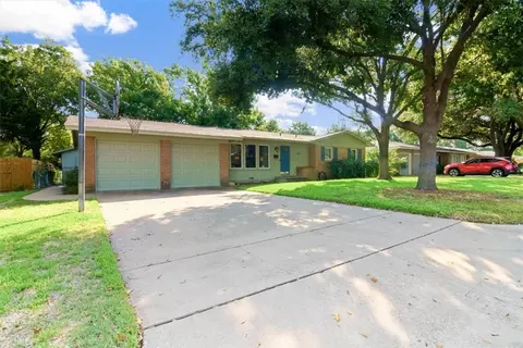 2131 Trinity Dr, Waco, TX 76710