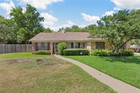 14019 Hill Creek Cir, Woodway, TX 76712