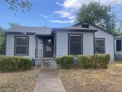 1629 N 16th St, Waco, TX 76707