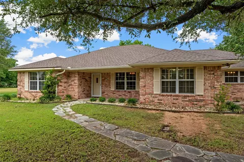 158 Old Tokio Rd, West, TX 76691