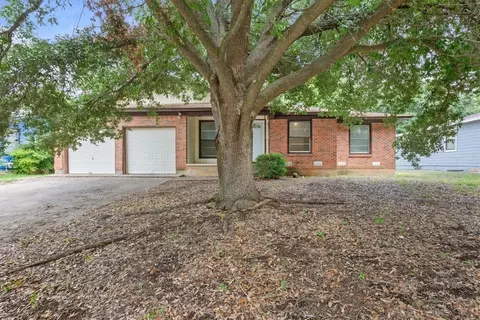 1331 N 65th St, Waco, TX 76710