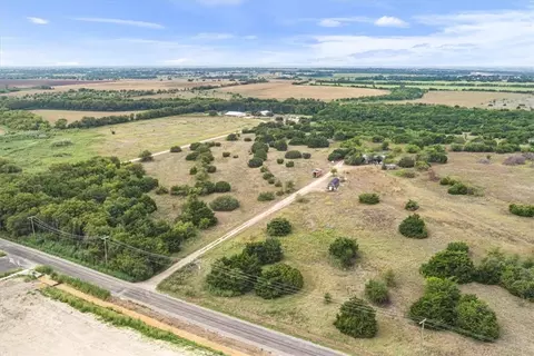 1060 Farmiller Rd, Lorena, TX 76655 photo 2