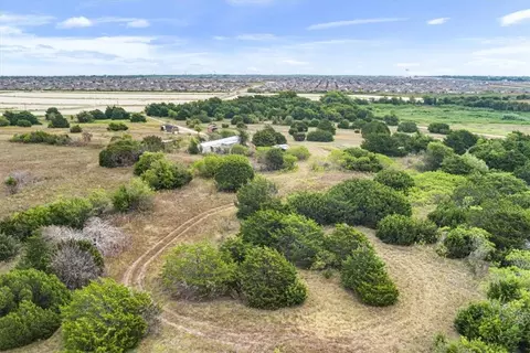 1060 Farmiller Rd, Lorena, TX 76655 photo 10