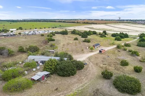 1060 Farmiller Rd, Lorena, TX 76655 photo 6