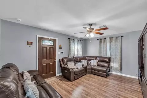 3813 N 24th St, Waco, TX 76708 photo 2
