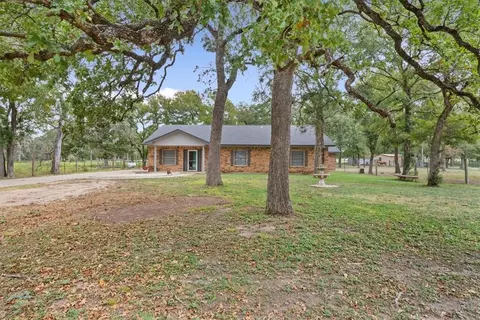 290 Briar Ln, Chilton, TX 76632