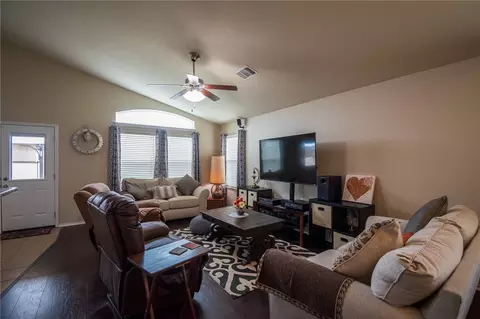 9900 Desperado Dr, Waco, TX 76708 photo 4
