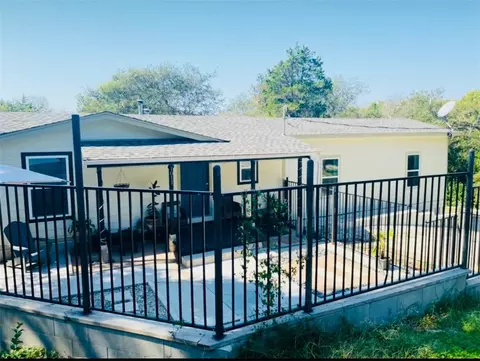 1011 Park Lake Dr, Eddy, TX 76524
