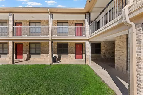 1214 Baylor Ave #205, Waco, TX 76706