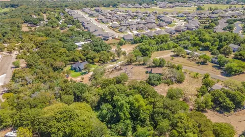 521 River Park Rd, Woodway, TX 76712 photo 9