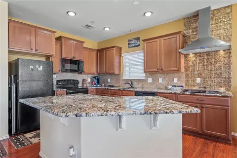 10001 Barton Creek Dr, Waco, TX 76708 photo 5