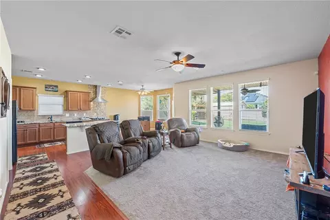 10001 Barton Creek Dr, Waco, TX 76708 photo 4