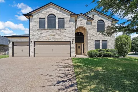 10001 Barton Creek Dr, Waco, TX 76708