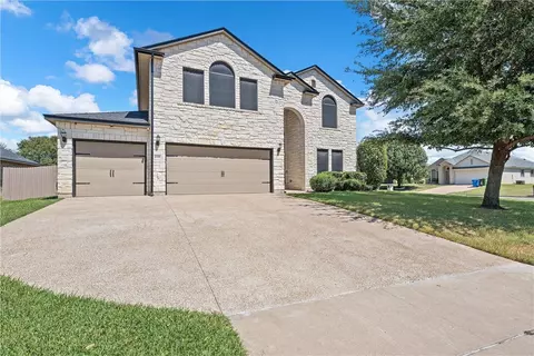 10001 Barton Creek Dr, Waco, TX 76708 photo 2