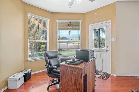 10001 Barton Creek Dr, Waco, TX 76708 photo 7
