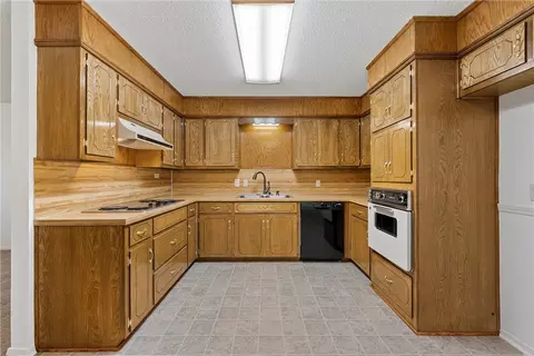 109 Thompson Cir, Lorena, TX 76655 photo 6