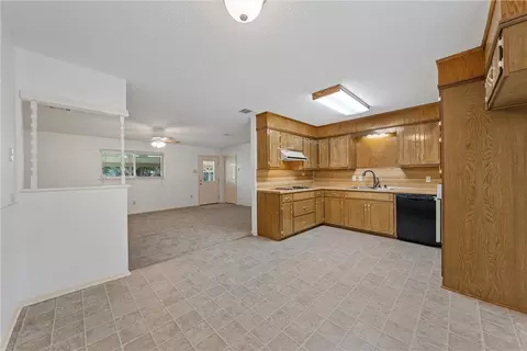 109 Thompson Cir, Lorena, TX 76655 photo 5
