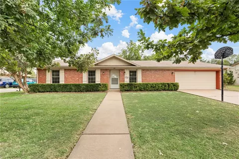 109 Thompson Cir, Lorena, TX 76655