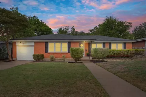 2209 N 49th St, Waco, TX 76710