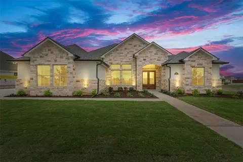 1004 Roses Run, Mcgregor, TX 76657