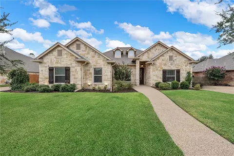 306 Desert Sky Dr, Mcgregor, TX 76657